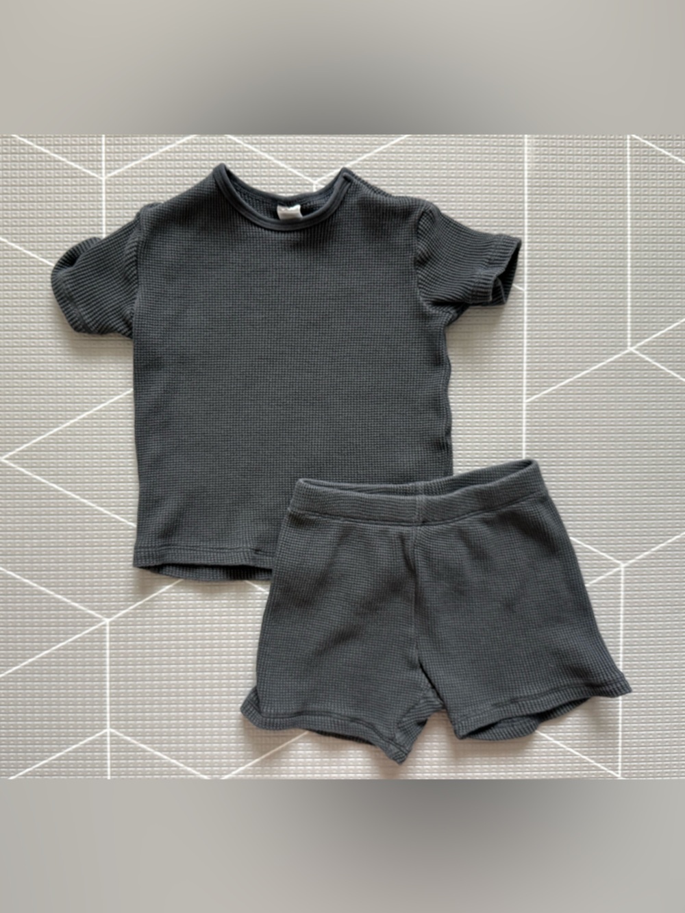 H&M|Baby boy organic cotton matching set,waffle knit tee & Short Set•••Gray,18M